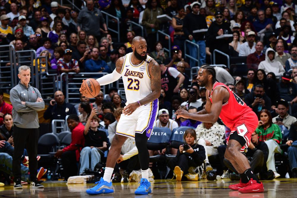 西媒热议亚马尔表现：昨晚真正的18岁新星是埃斯特旺