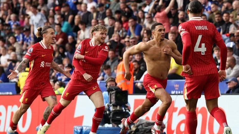 传记作者：莱万曾不满哈维的训练，他在波兰和拜仁都曾施压换帅